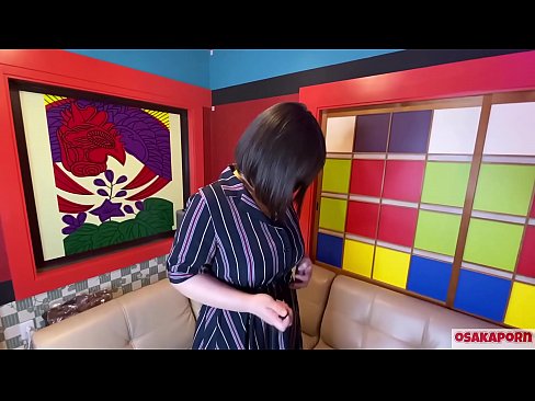 ❤️ Mrembo wa Kijapani mwenye matiti makubwa anapiga punyeto kwa kutumia midoli ya ngono na anakuwa na mshindo. Anazungumza katika mahojiano kuhusu uzoefu wake wa kutisha. Matiti makubwa na pussy yenye nywele ikiomboleza kwa sauti kubwa. Osakaporn Fucking ❌️❤